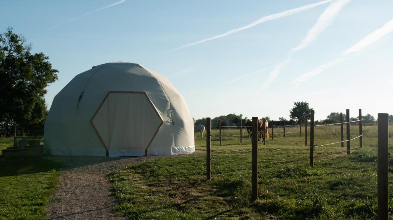 Dome Geodesique Hotel Gizay Buitenkant foto